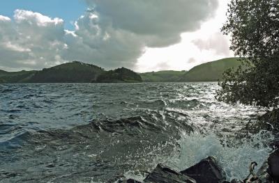 603 CHOPPY WATER AT CLYWEDOG RESERVOIR